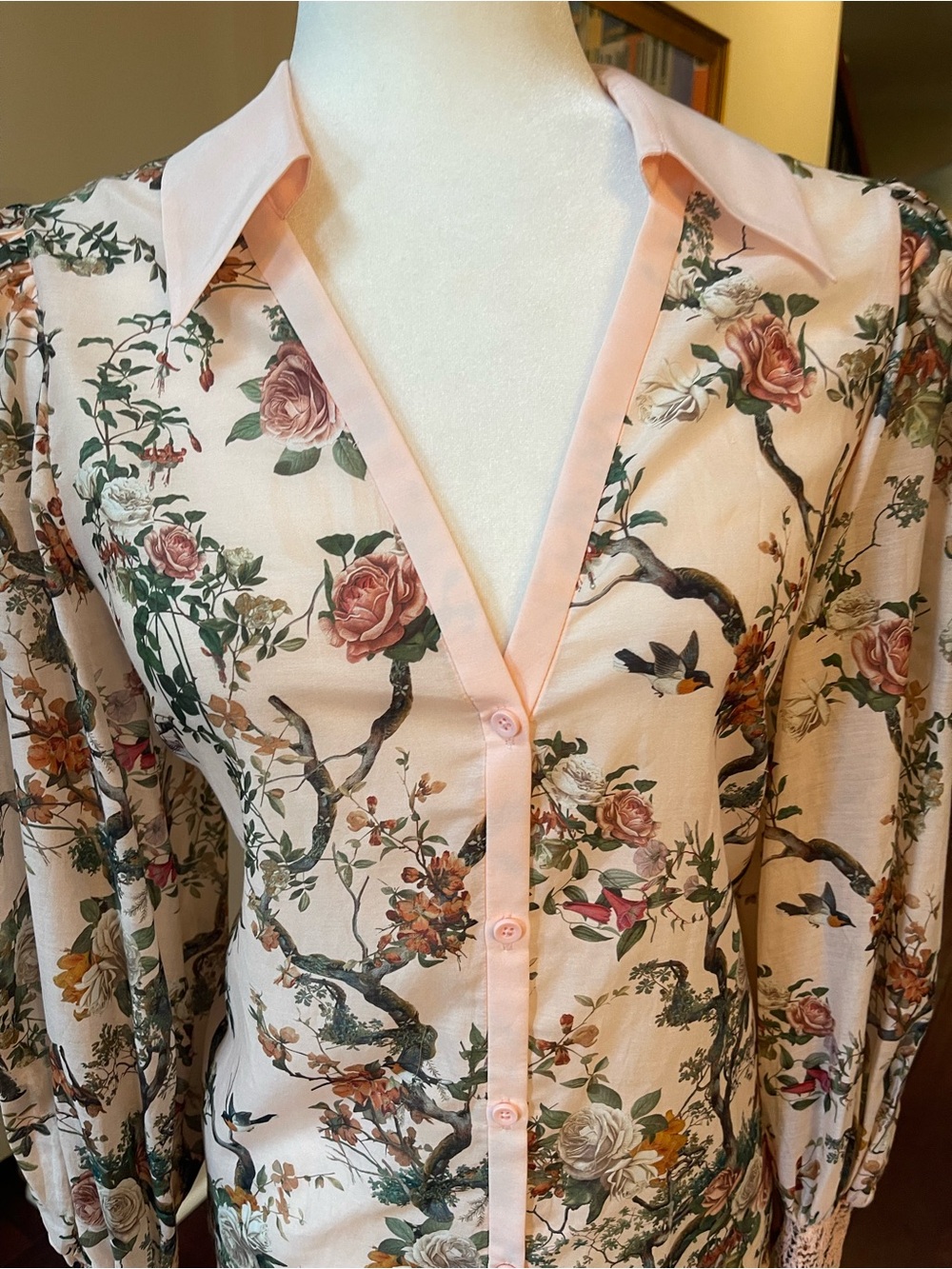 Alice +Olivia Charis Floral Pink Blouse in Sunset Grove English Rose Sz L NWT - Picture 11 of 16